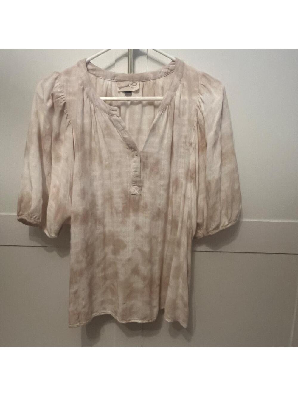 Universal Thread Beige Tie Dye V-Neck Blouse Size Large
